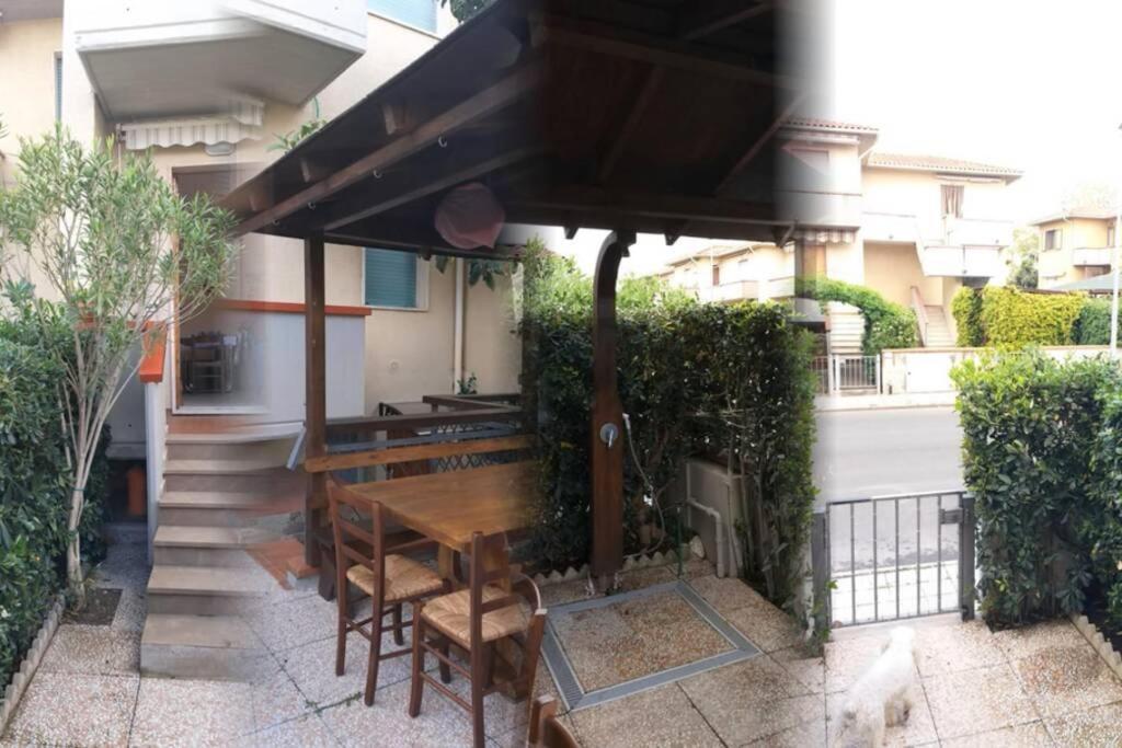 Vada Villetta A 300 Mt Dal Mare 8 Posti Letto Exteriér fotografie